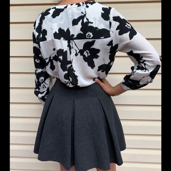 Daniel Rainn Black/white blouse, V-neck, long-sleeved, beautiful, elegant, S/M - Picture 4 of 11